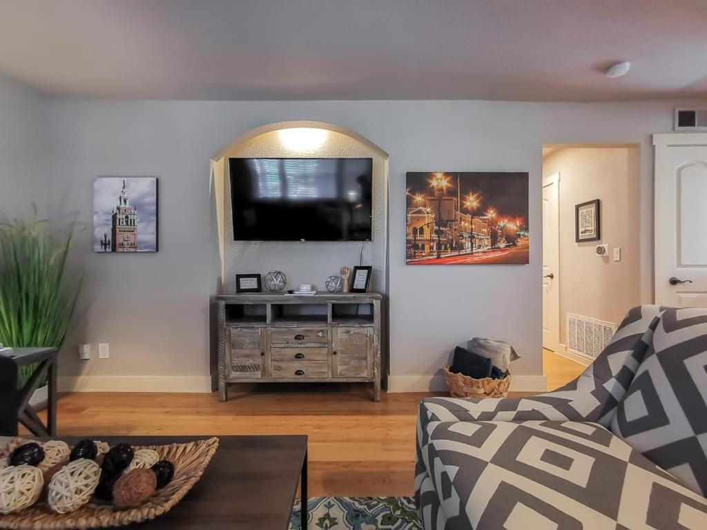 Plaza 2 King Br 2 Full Bth Villa Kansas City Exterior foto