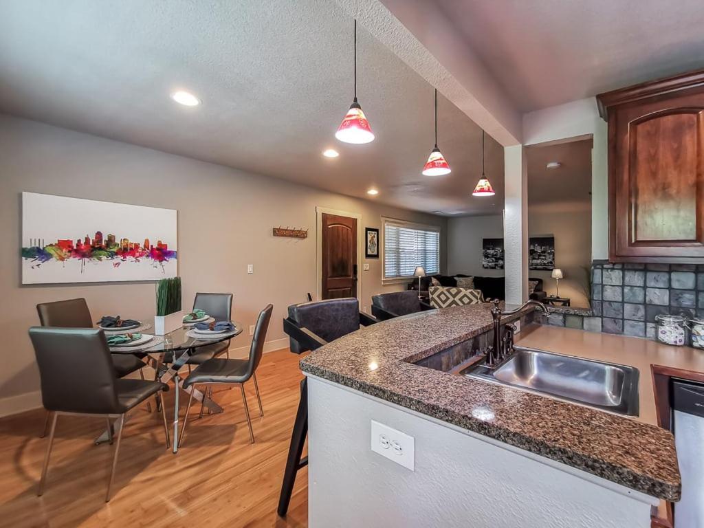 Plaza 2 King Br 2 Full Bth Villa Kansas City Exterior foto
